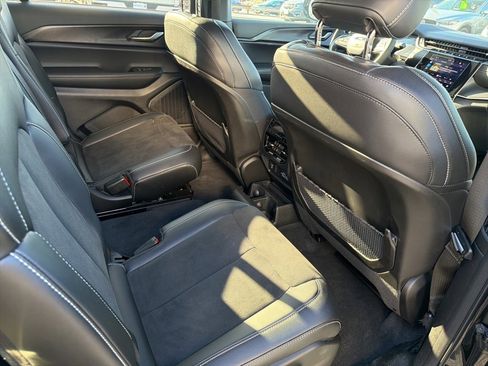 Used 2025 Jeep Grand Cherokee L Altitude image 26