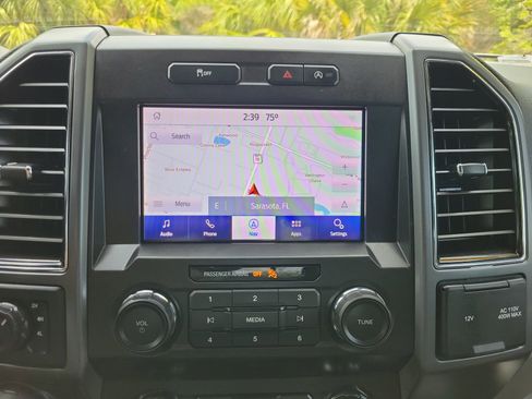 Used 2020 Ford F150 XLT w/ Equipment Group 302A Luxury AWD/4WD image 21