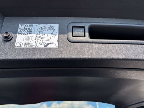 Certified 2024 Toyota Highlander XLE FWD image 50