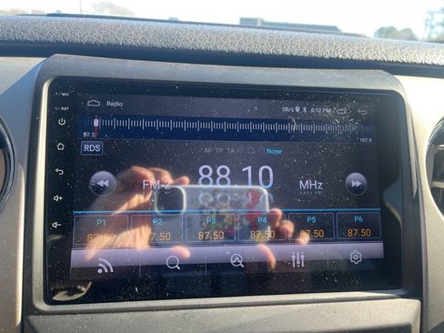 Used 2012 Ford F150 XLT w/ XLT Chrome Pkg image 15