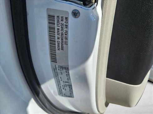Used 2021 Chrysler Pacifica Touring-L FWD image 25