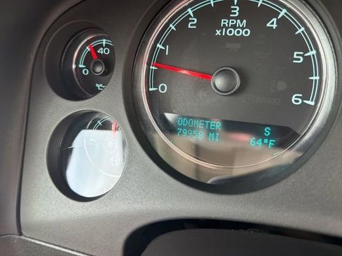 Used 2013 Chevrolet Avalanche LS w/ All-Star Edition AWD/4WD image 40