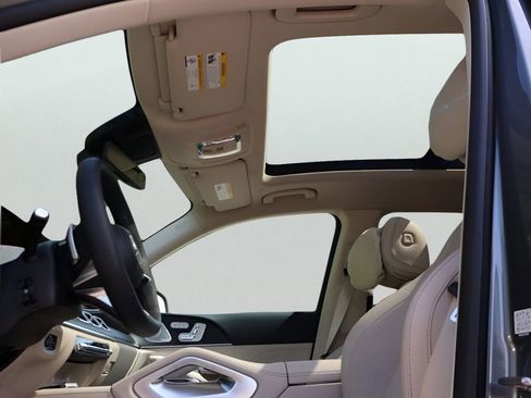 New 2026 Mercedes-Benz GLS 450 4MATIC image 38