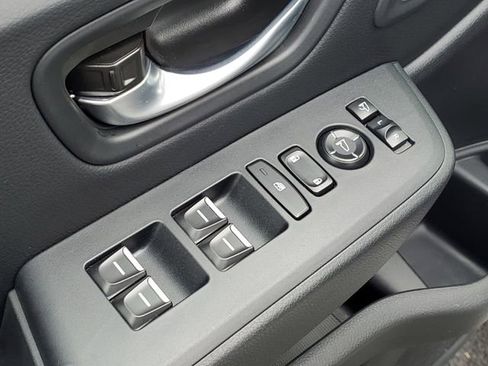 Used 2025 Honda Pilot Black Edition image 17