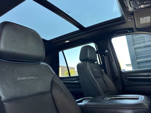 Used 2021 GMC Yukon Denali w/ Denali Premium Package AWD/4WD image 19