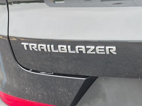 Used 2023 Chevrolet TrailBlazer LT FWD image 21