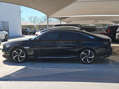 Used 2022 Honda Accord Sport image 3