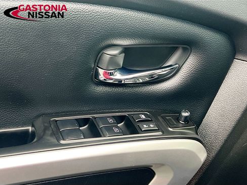 Used 2024 Nissan Titan SV w/ SV Convenience Package image 22