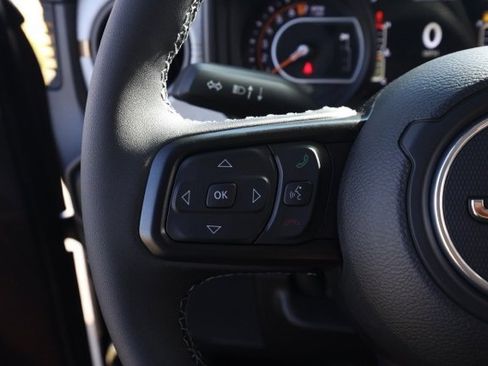 New 2025 Jeep Gladiator Willys image 25