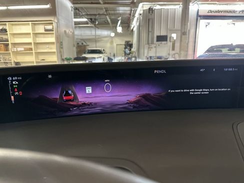 Used 2024 Lincoln Nautilus Reserve w/ Equipment Group 202A image 10