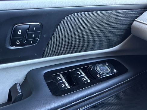 Used 2024 Lincoln Nautilus Reserve AWD/4WD image 24