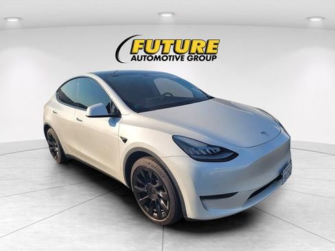 Used 2020 Tesla Model Y Long Range AWD/4WD image 1