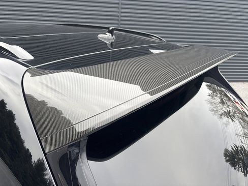 Used 2022 Bentley Bentayga V8 image 25