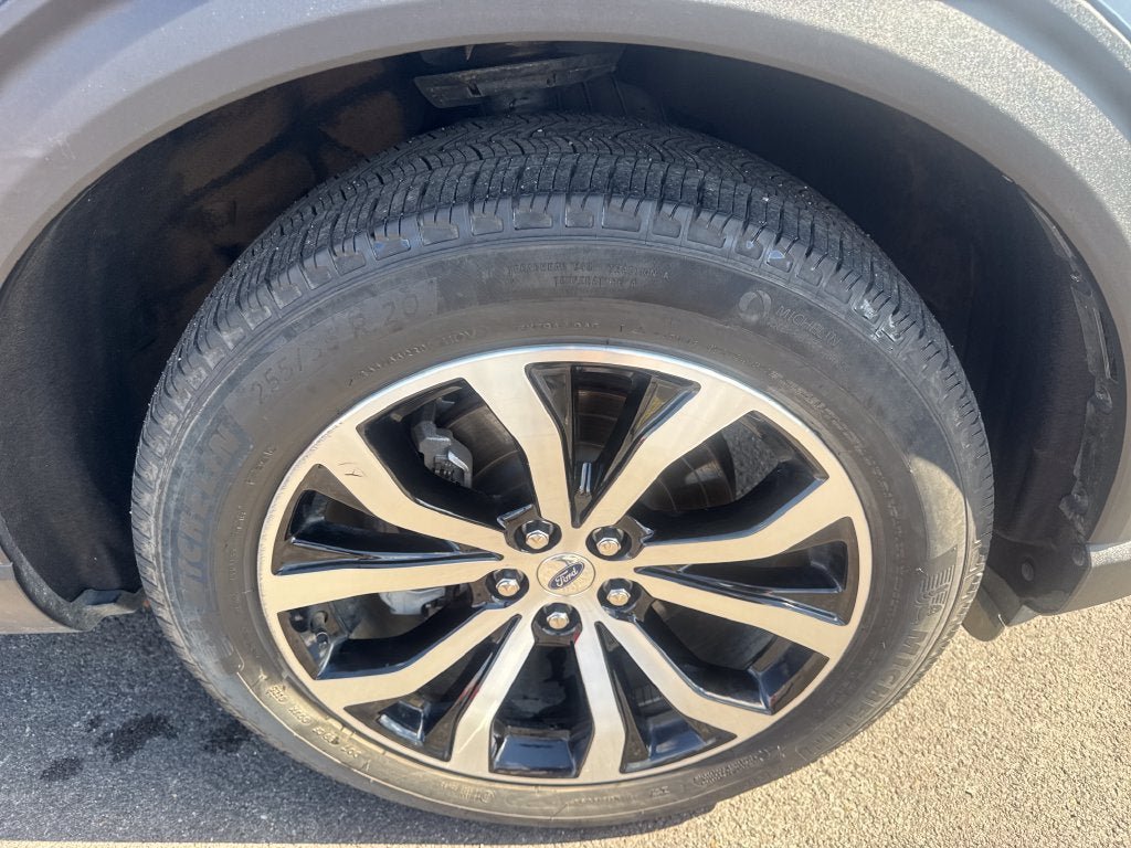 Used 2025 Ford Explorer ST-Line AWD/4WD image 12