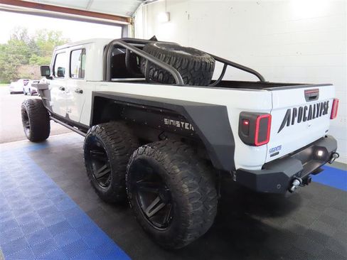 Used 2021 Jeep Gladiator Sport AWD/4WD image 13