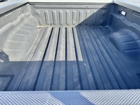 Used 2022 Nissan Frontier SV w/ Technology Package image 6