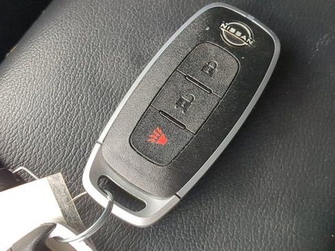 Used 2025 Nissan Kicks SR image 26