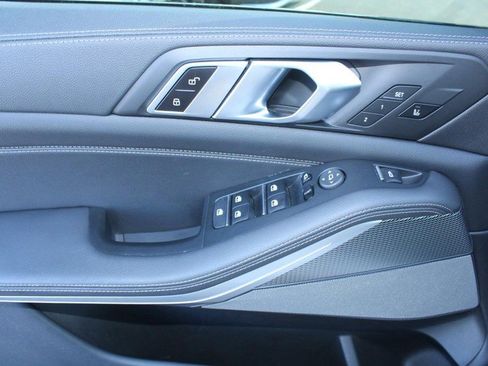 Used 2021 BMW X5 M50i w/ Executive Package image 10