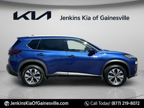 Used 2021 Nissan Rogue SV w/ Premium Package FWD image 2