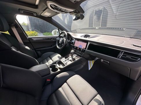 Certified 2025 Porsche Macan S image 37