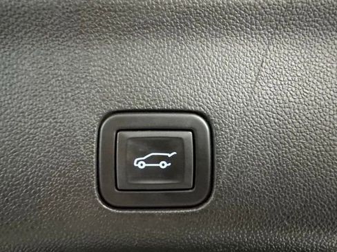 Certified 2023 GMC Yukon XL Denali image 8