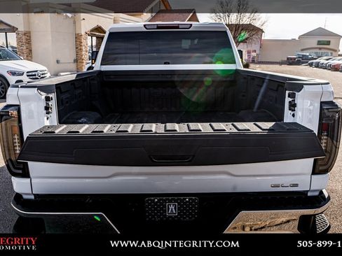 Used 2025 GMC Sierra 2500 SLE w/ SLE Value Package; image 36