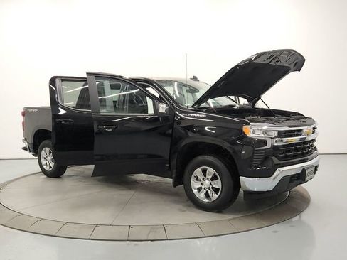 Used 2026 Chevrolet Silverado 1500 LT AWD/4WD image 9