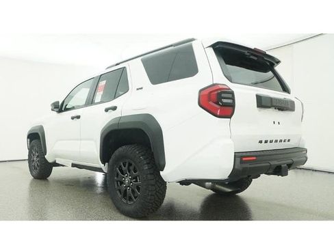 New 2026 Toyota 4Runner SR5 AWD/4WD image 21