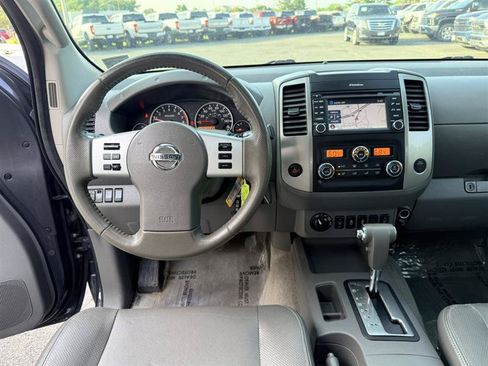 Used 2013 Nissan Frontier SL w/ Moonroof Pkg AWD/4WD image 26