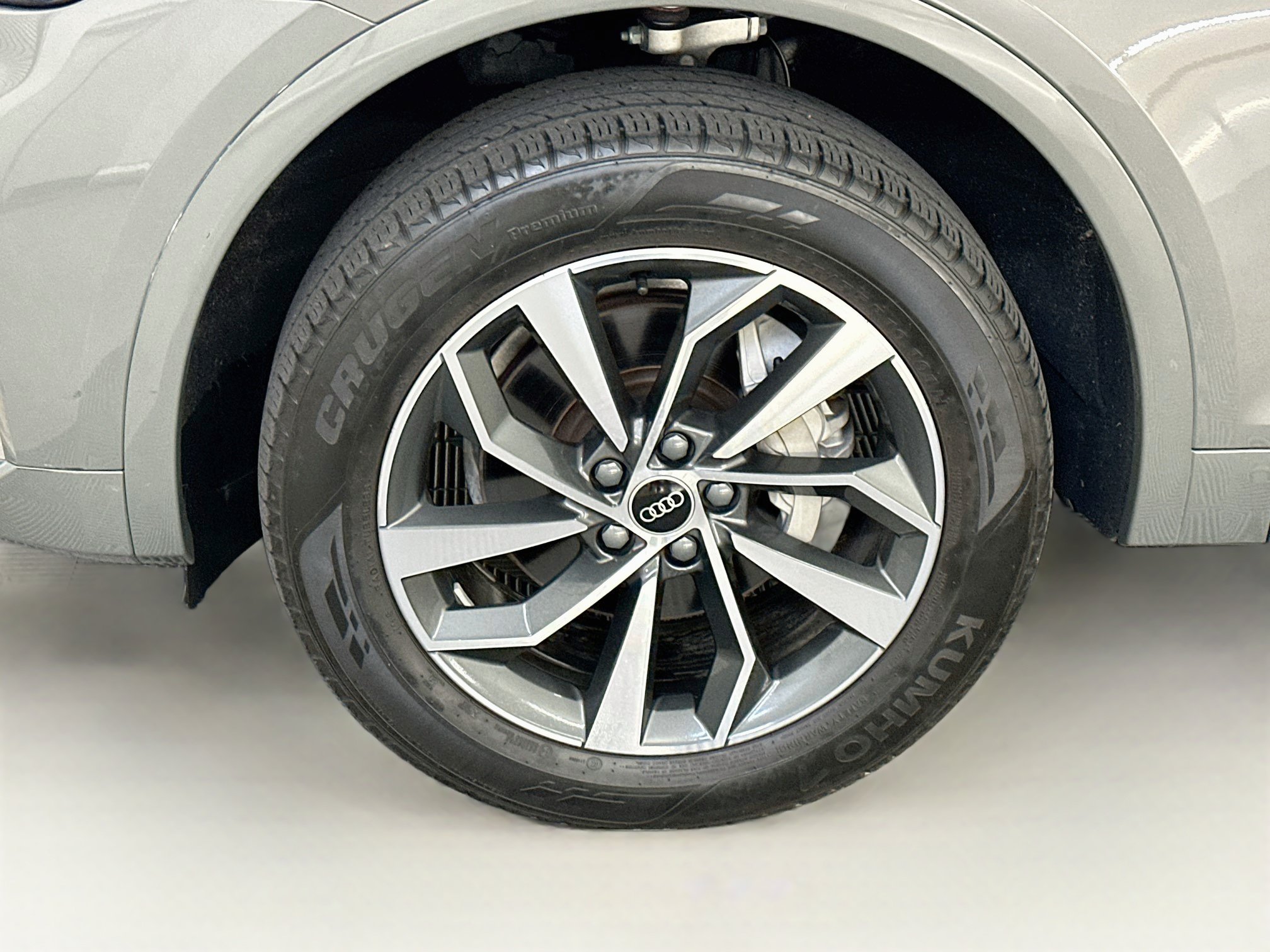 Used 2023 Audi Q5 2.0T Premium Plus w/ Premium Plus Package AWD/4WD image 36