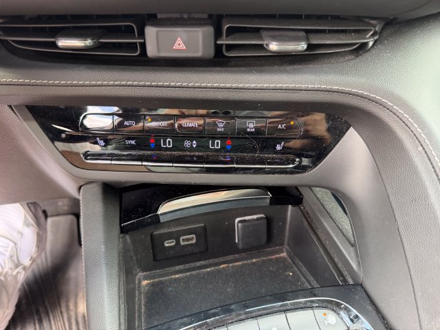Used 2022 Buick Envision Preferred FWD image 14