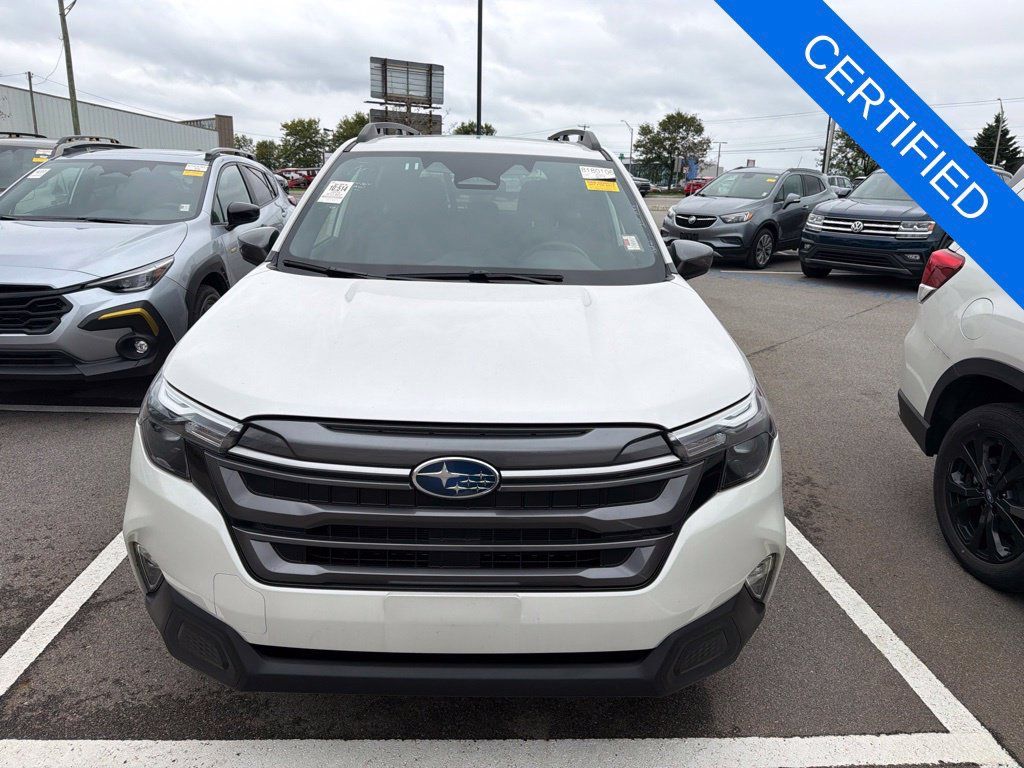 Used 2025 Subaru Forester Premium AWD/4WD image 8