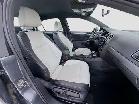 Used 2016 Volkswagen Jetta Sport FWD image 28