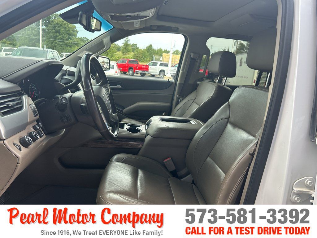 Used 2017 GMC Yukon XL SLT w/ Premium Edition AWD/4WD image 11