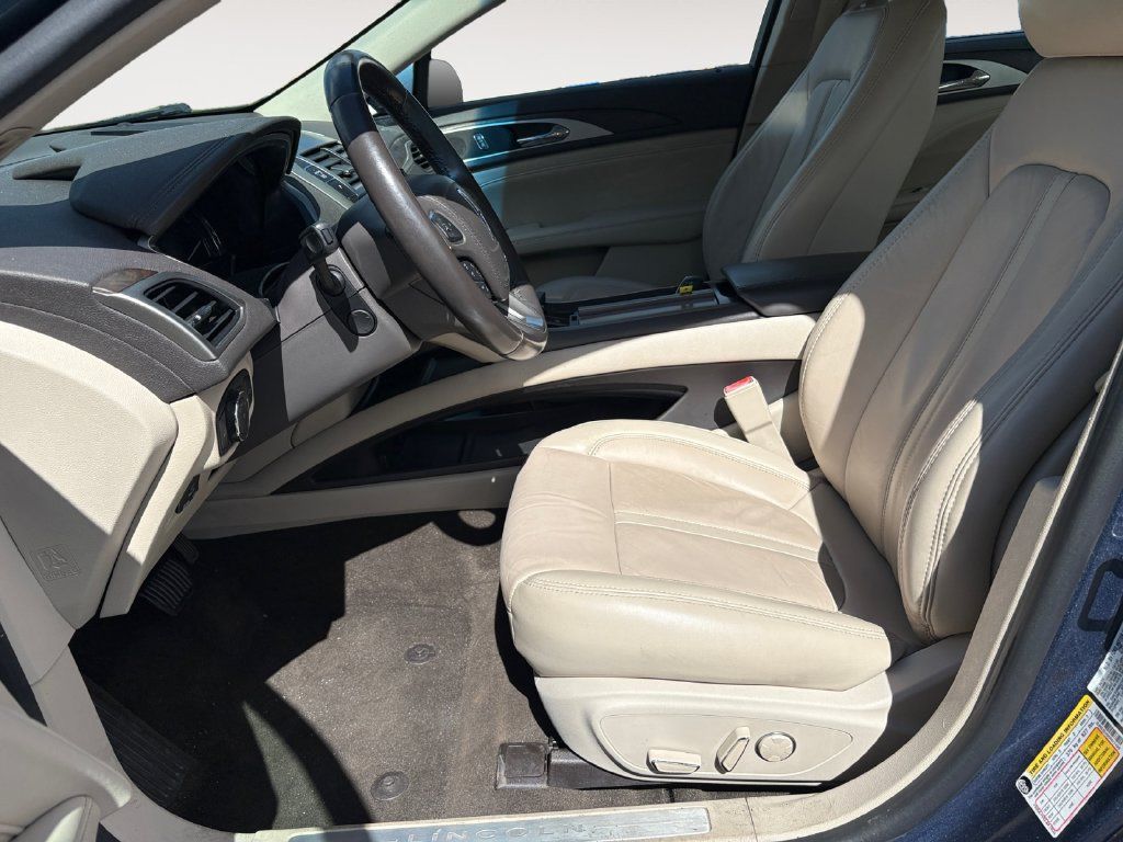 Used 2019 Lincoln MKZ Reserve FWD image 9