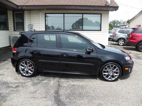 Used 2013 Volkswagen Golf 4-Door FWD image 2