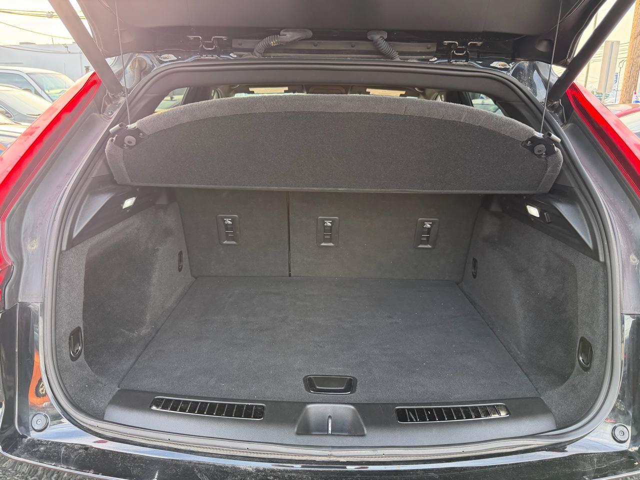 Used 2019 Cadillac XT4 Premium Luxury AWD/4WD image 37