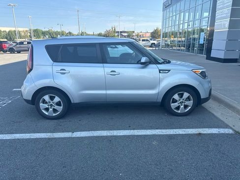 Used 2019 Kia Soul FWD image 7