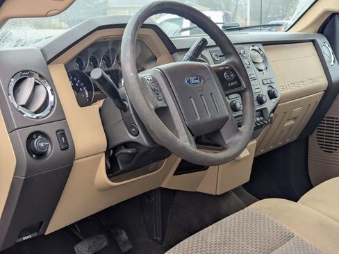 Used 2016 Ford F250 XLT w/ XLT Premium Package image 9