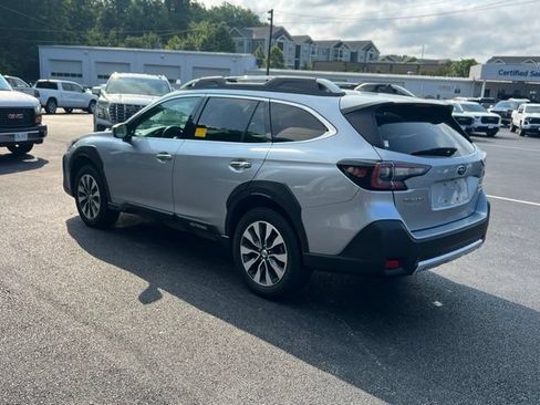Used 2024 Subaru Outback Touring AWD/4WD image 52