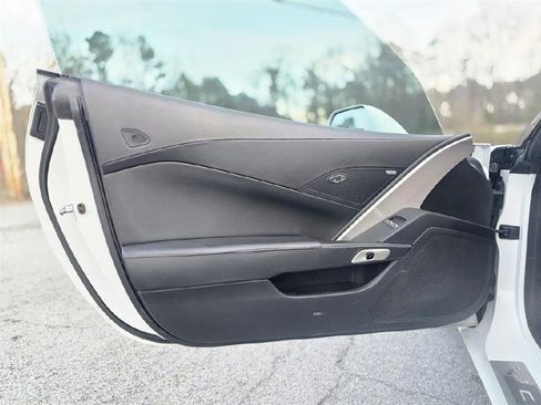 Used 2015 Chevrolet Corvette Stingray Coupe image 26