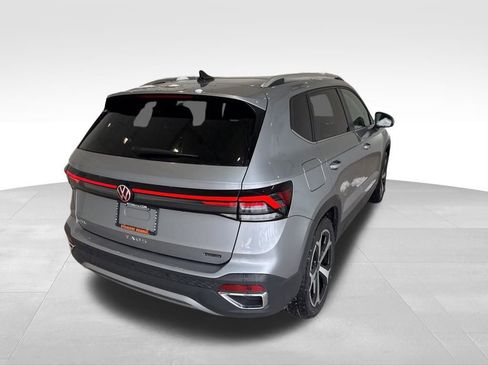 Used 2025 Volkswagen Taos SEL image 6