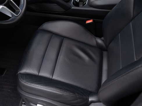 Used 2020 Porsche Cayenne image 16