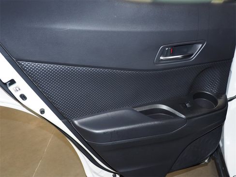 Used 2020 Toyota C-HR LE image 10