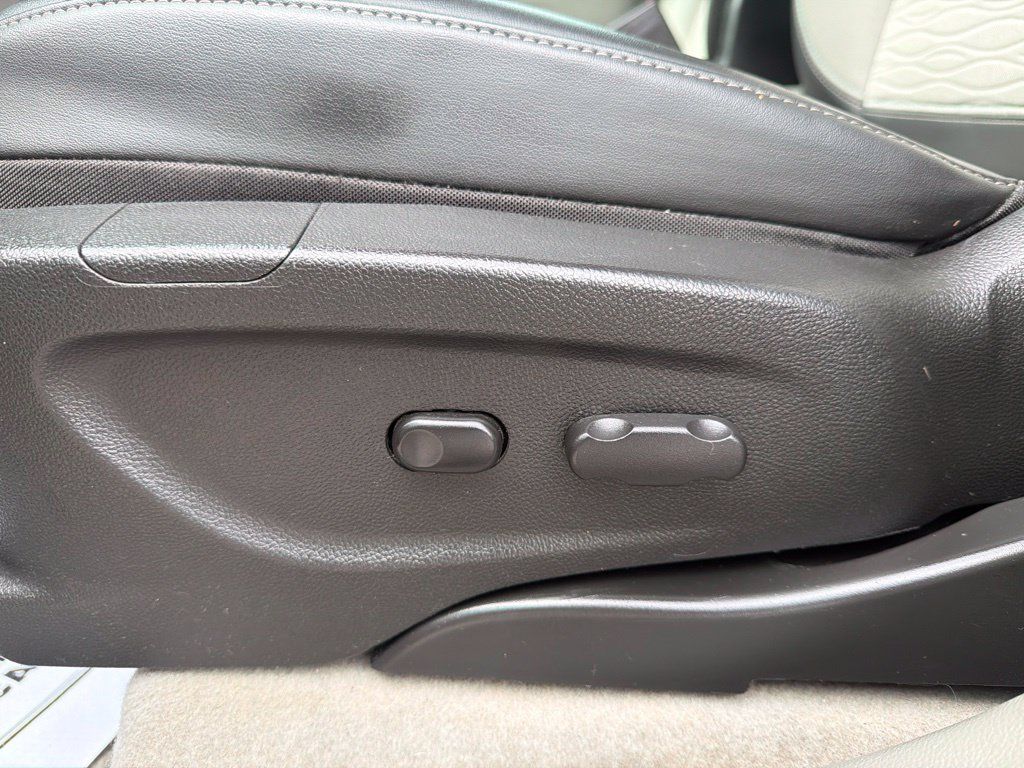 Used 2016 Buick Encore FWD image 18