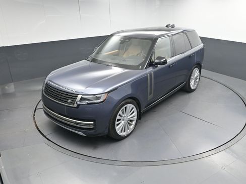 Used 2025 Land Rover Range Rover SE image 30