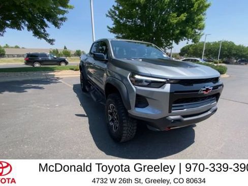 Used 2023 Chevrolet Colorado ZR2 w/ ZR2 Convenience Package III AWD/4WD image 2