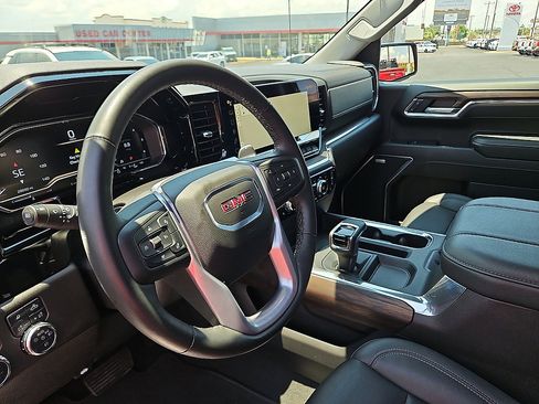 Used 2025 GMC Sierra 1500 SLT RWD image 12