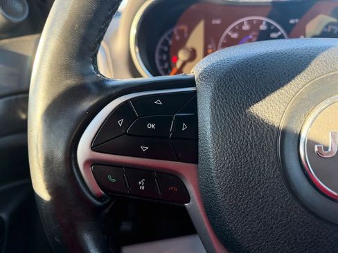 Used 2018 Jeep Grand Cherokee Altitude image 23