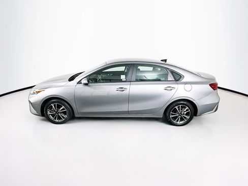 Used 2024 Kia Forte LXS FWD image 4